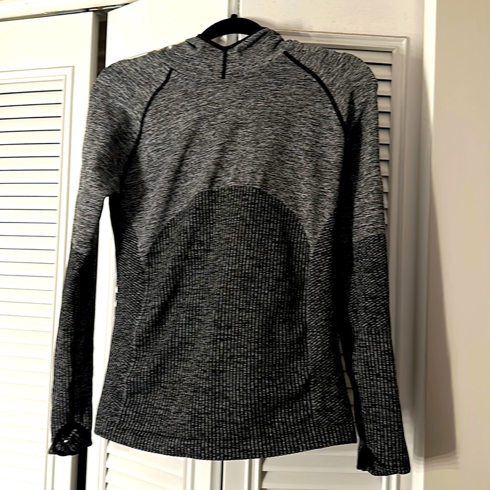 Fabletics pullover - Picture 1 of 5